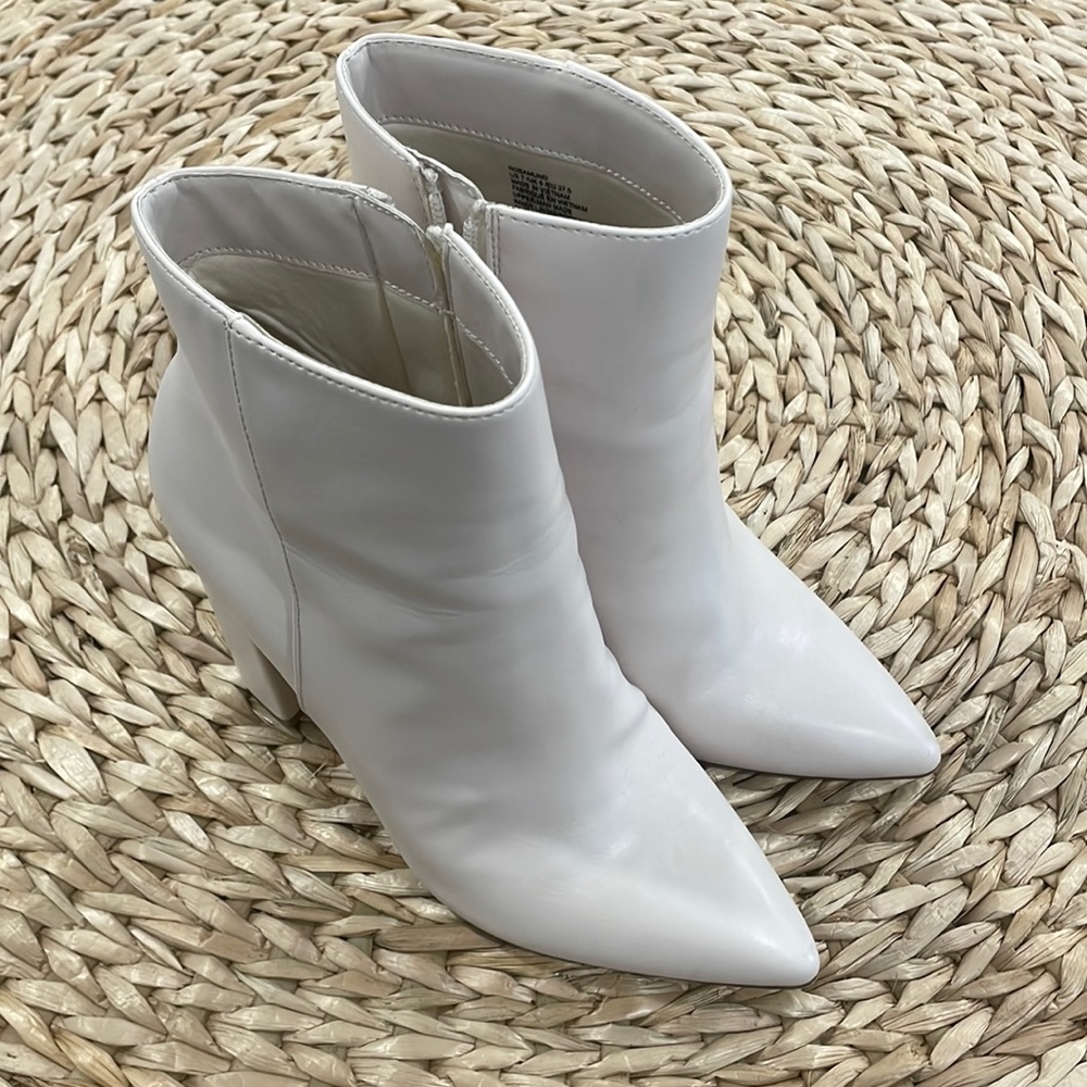 Just Fab white ankle booties